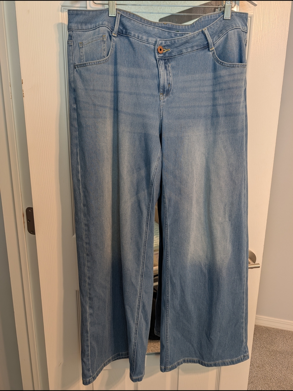 HALARA Asymmetrical Waist High Rise Flare